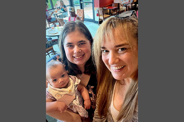 (L to R) Chelsea with her daughter and former NICU nurse Leslynne Green.