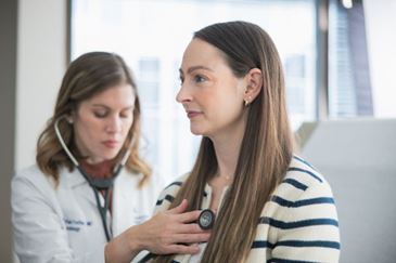 Dr. Hannah Fish-Trotter preforms an examination on a patient at an Ascension Saint Thomas site of care