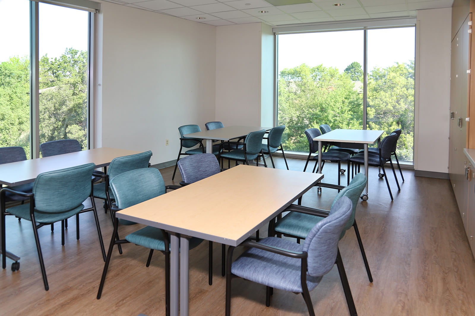 Ascension Alexian Brothers Behavioral Health Hospital group room