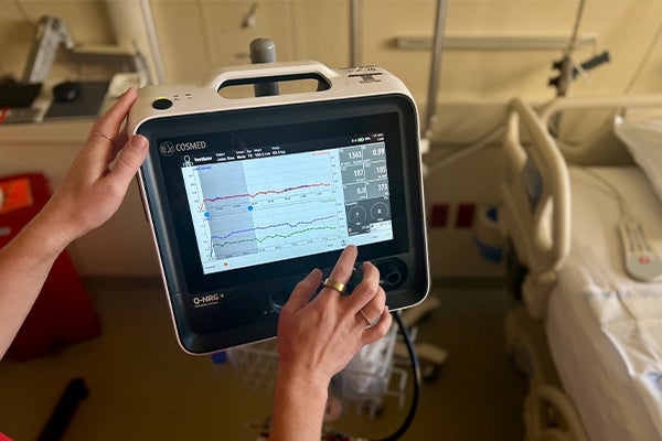 Ascension Seton Medical Center Austin is the first hospital in Central Texas to use a new FDA-approved advanced metabolic monitor device that helps critically ill patients get the nutrition they need when they can’t eat on their own.