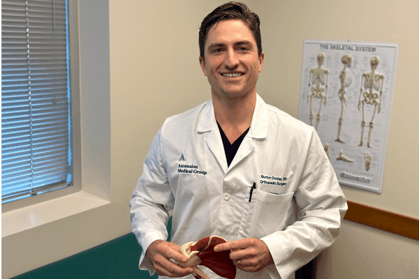 Burton Dunlap, MD, is a fellowship-trained orthopedic surgeon specializing in shoulder injuries and advanced shoulder repair.